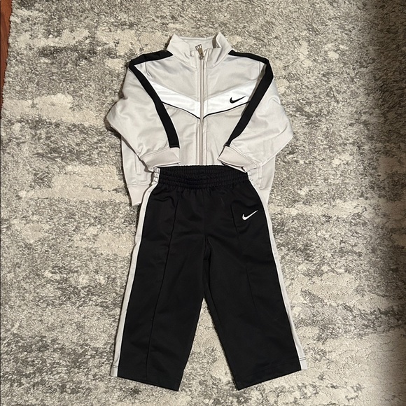 Nike Kids' 2-Piece Tracksuit - Picture 1 of 4